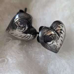 VTG💫Sterling Silver Etched Heart Post Back Earrings